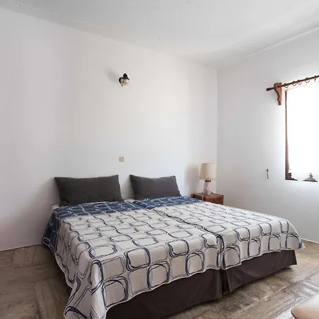 Seafront With 2 Bedrooms In Nausa